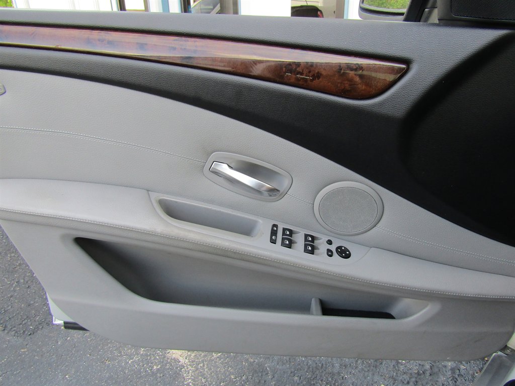 2008 BMW 5-Series 535i photo
