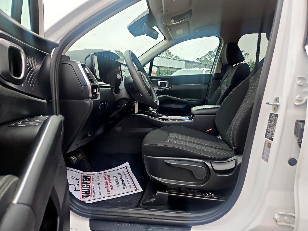 2023 Kia Sorento LX photo