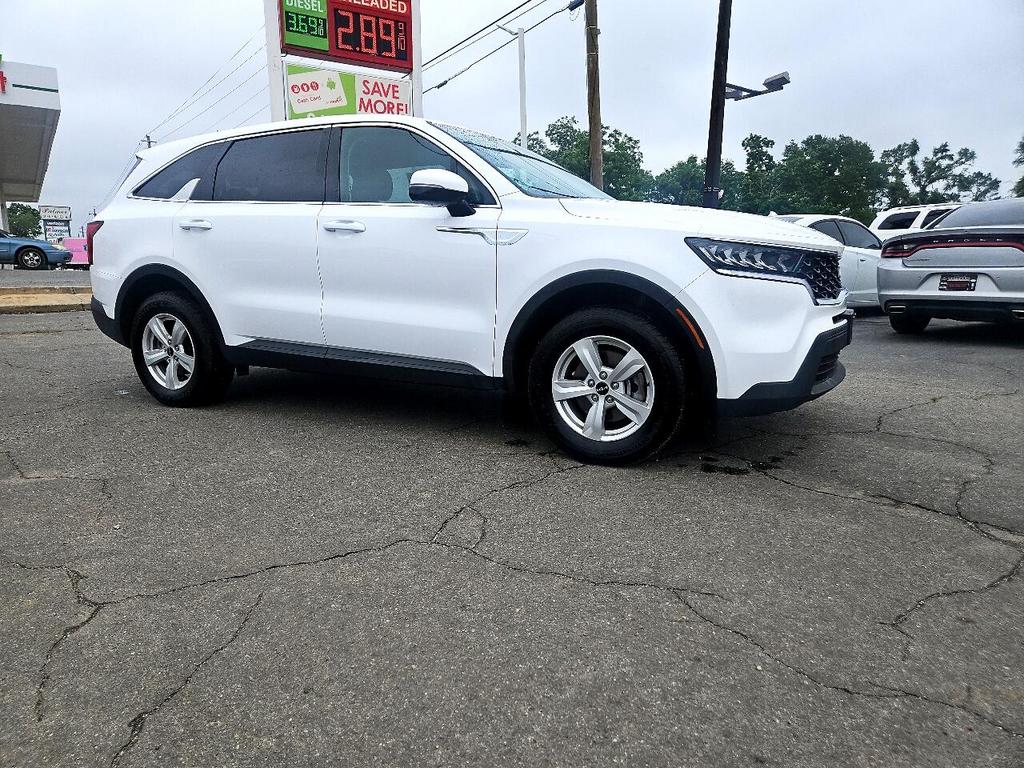 2023 Kia Sorento LX photo
