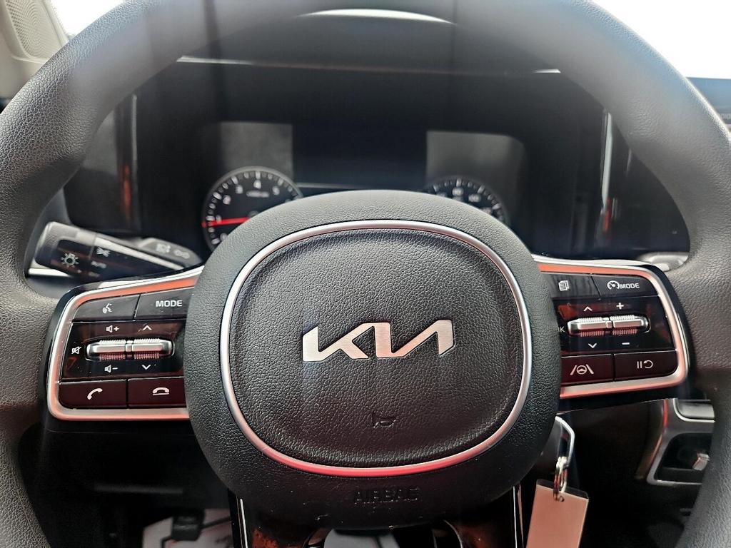 2023 Kia Sorento LX photo