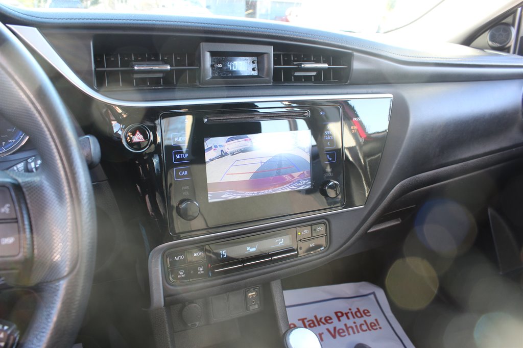 2017 Toyota Corolla LE photo