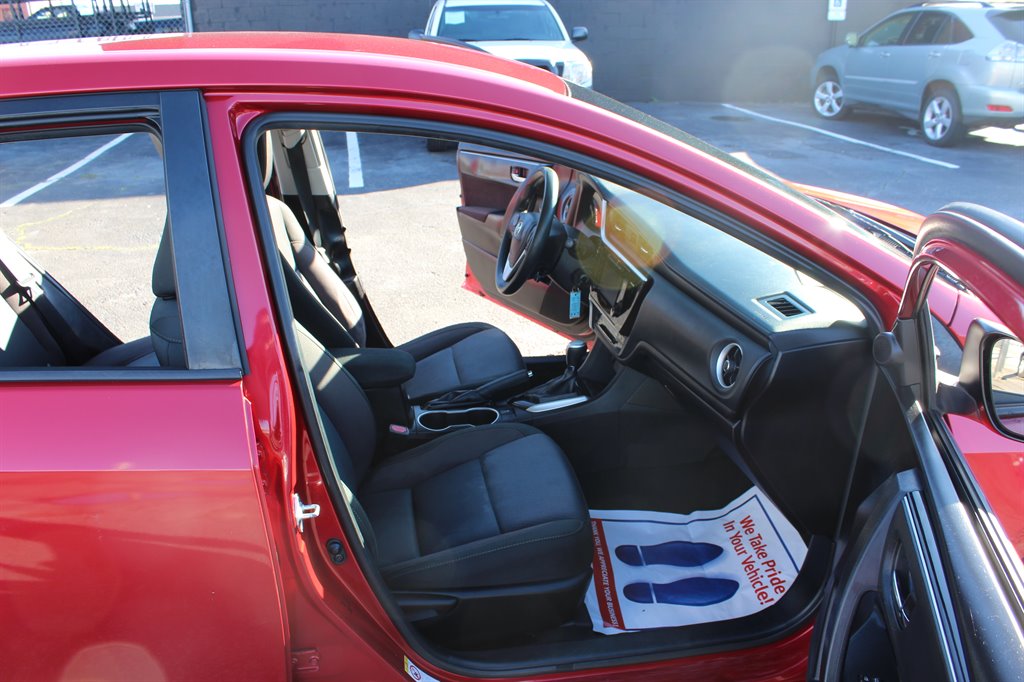 2017 Toyota Corolla LE photo