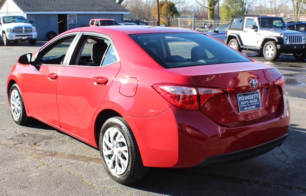 2017 Toyota Corolla LE photo