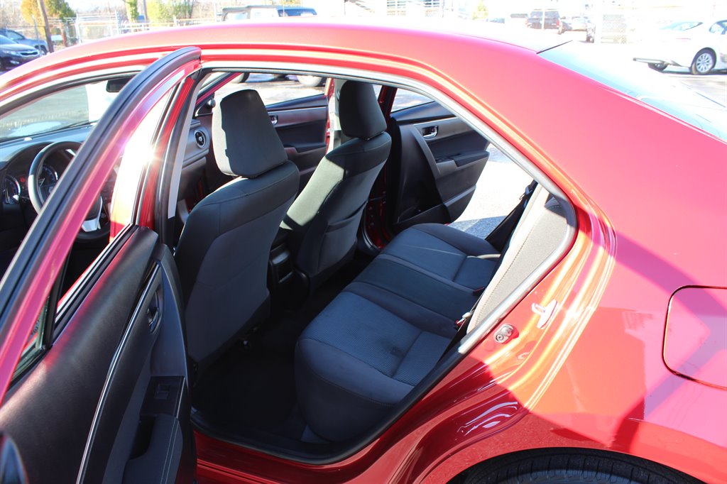 2017 Toyota Corolla LE photo