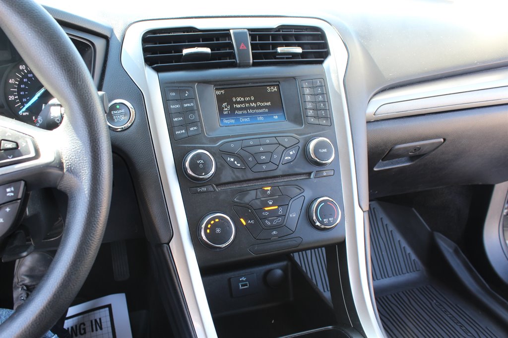 2018 Ford Fusion SE photo