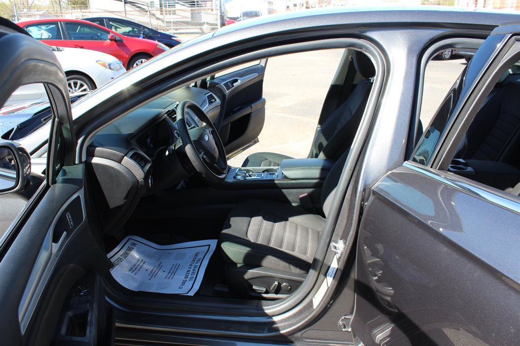 2018 Ford Fusion SE photo