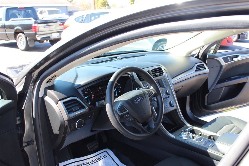 2018 Ford Fusion SE photo