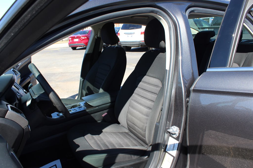 2018 Ford Fusion SE photo