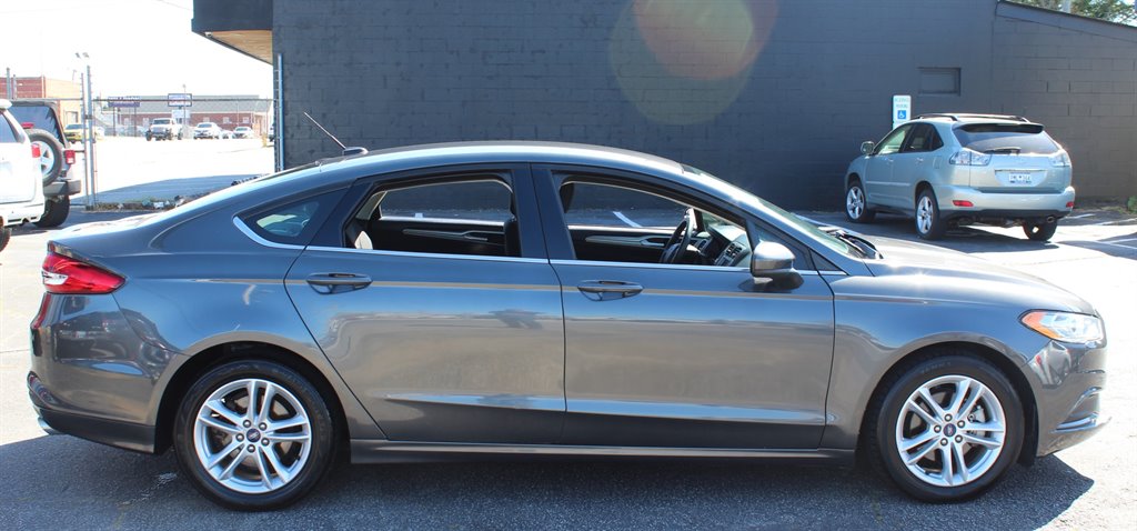 2018 Ford Fusion SE photo