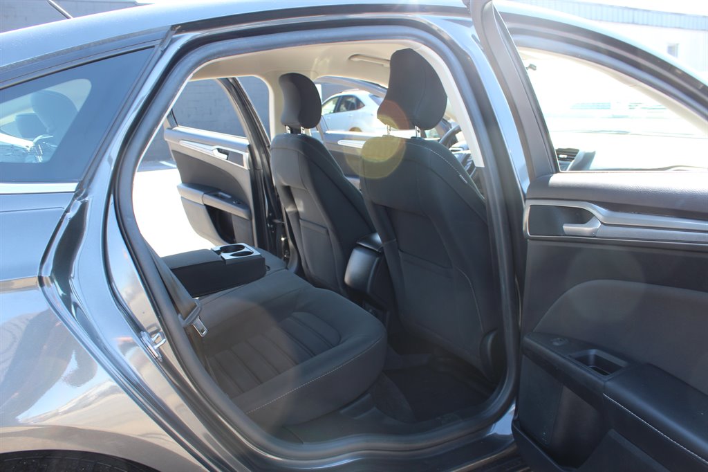 2018 Ford Fusion SE photo
