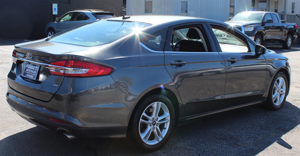 2018 Ford Fusion SE photo