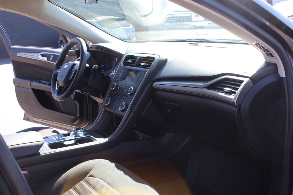 2018 Ford Fusion SE photo