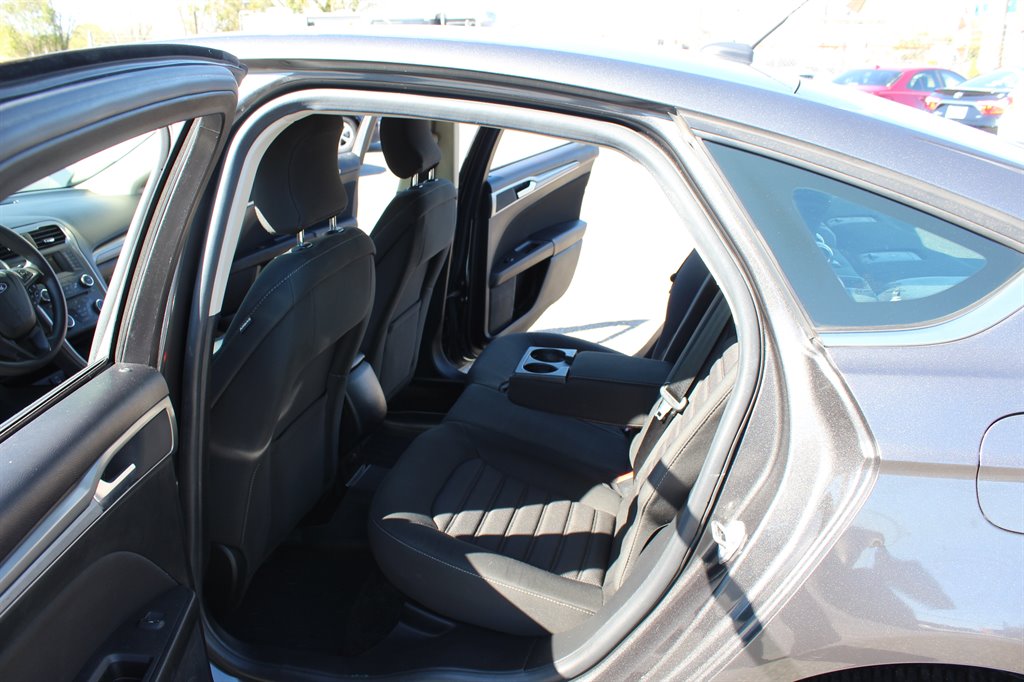 2018 Ford Fusion SE photo