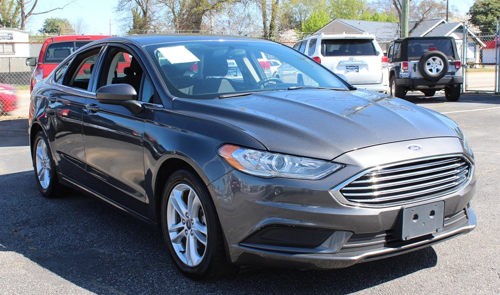 2018 Ford Fusion SE photo