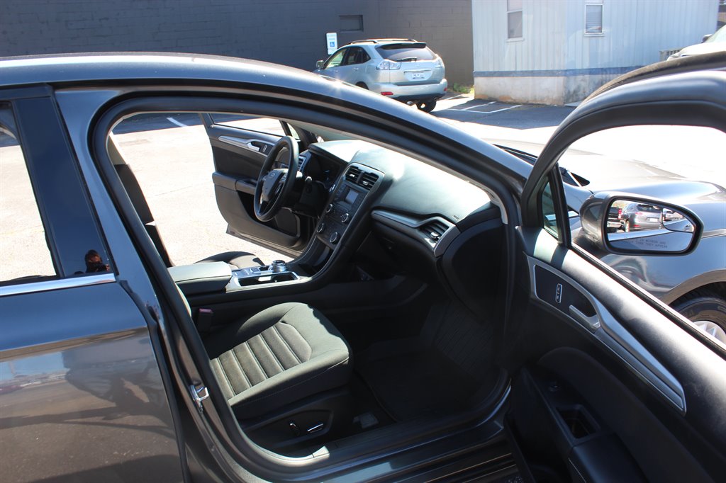 2018 Ford Fusion SE photo