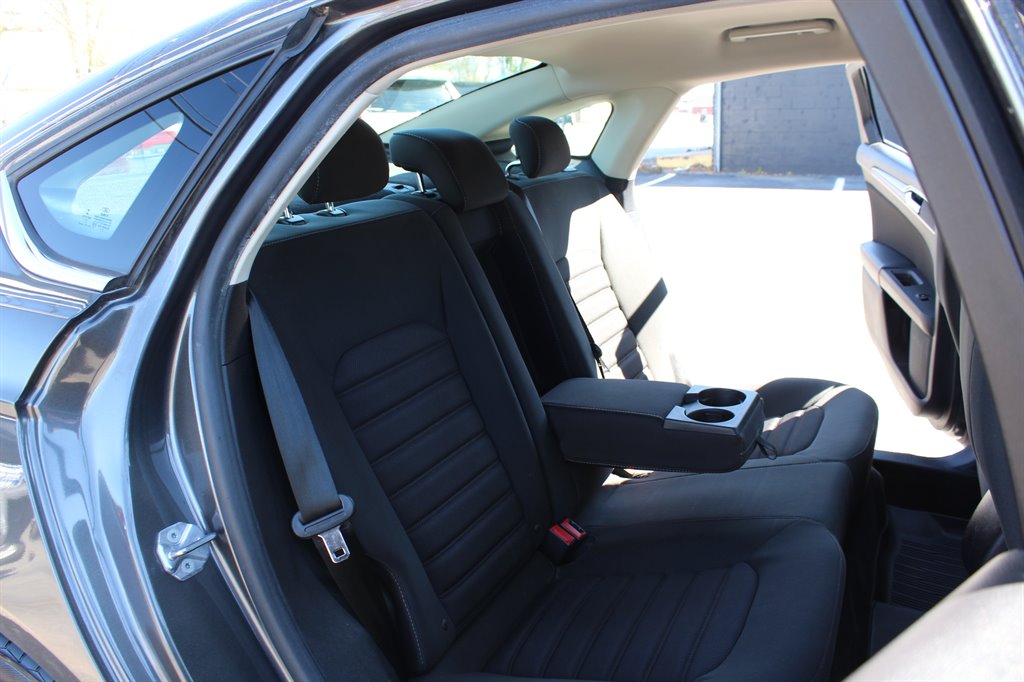 2018 Ford Fusion SE photo