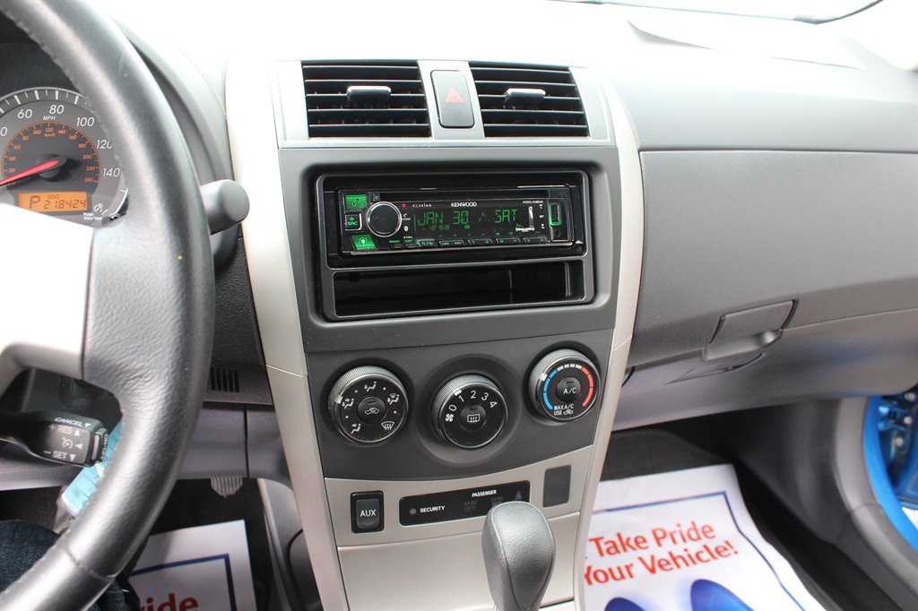 2010 Toyota Corolla photo