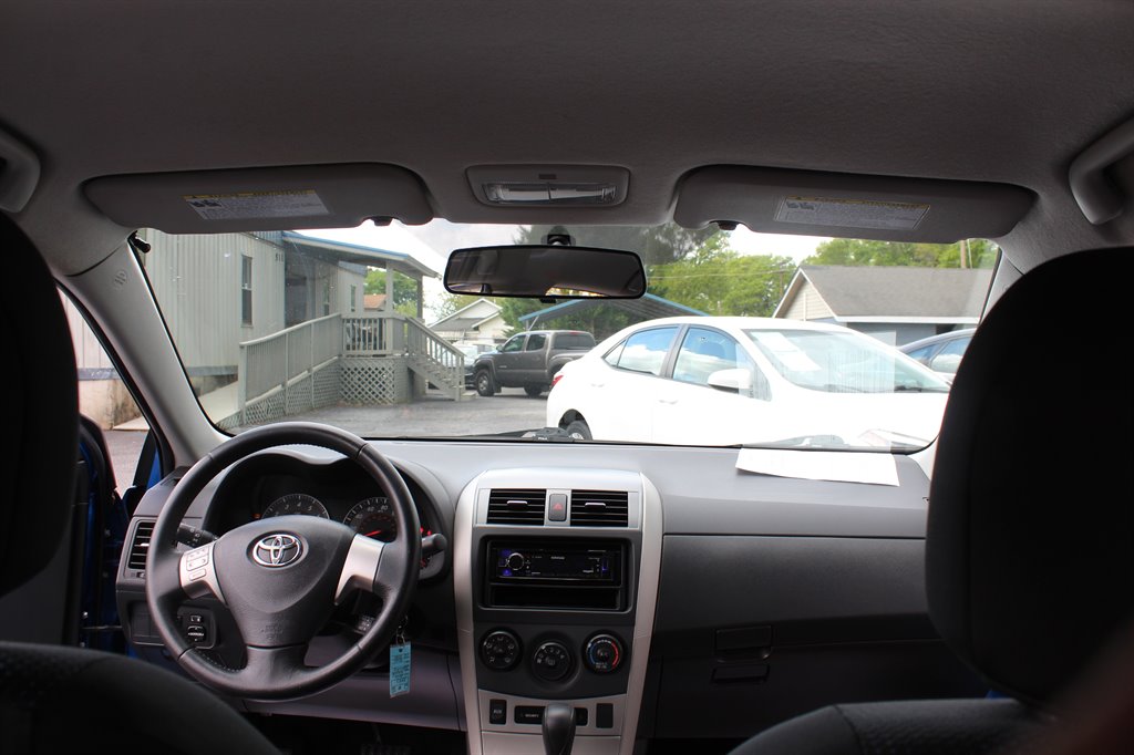 2010 Toyota Corolla photo