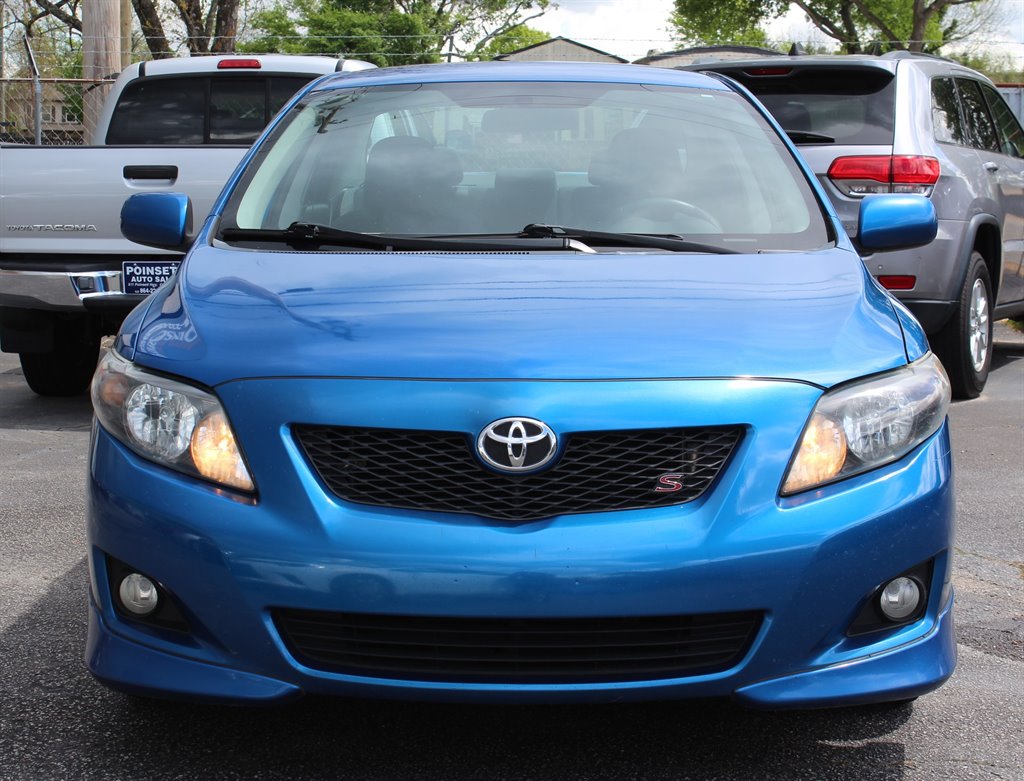 2010 Toyota Corolla photo