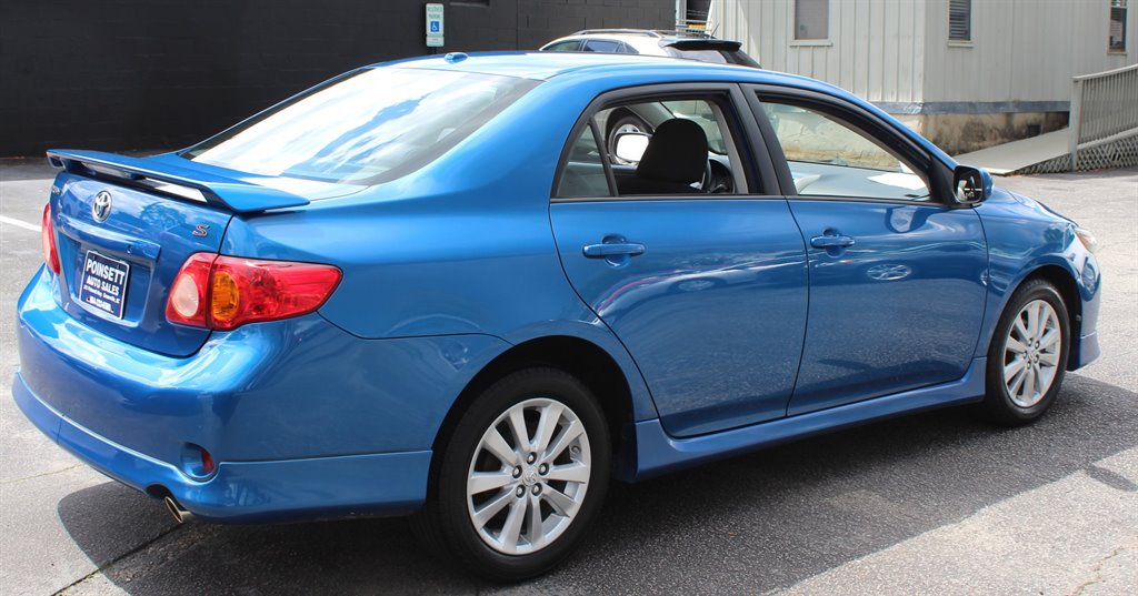 2010 Toyota Corolla photo