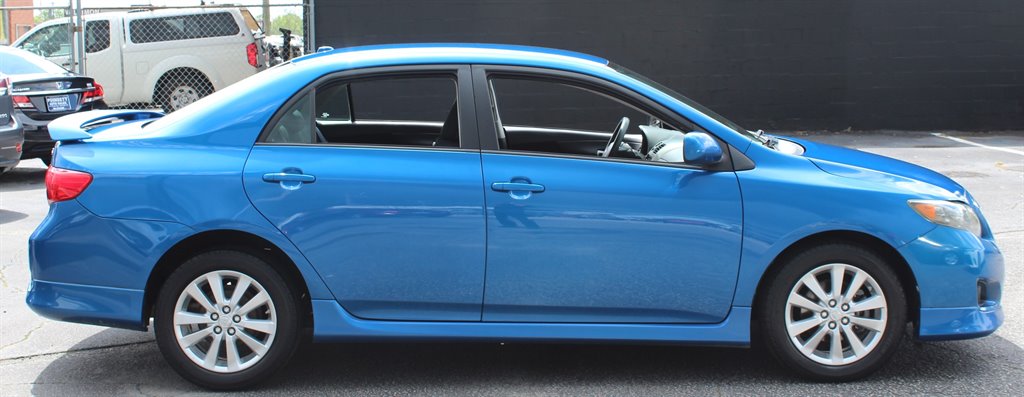 2010 Toyota Corolla photo