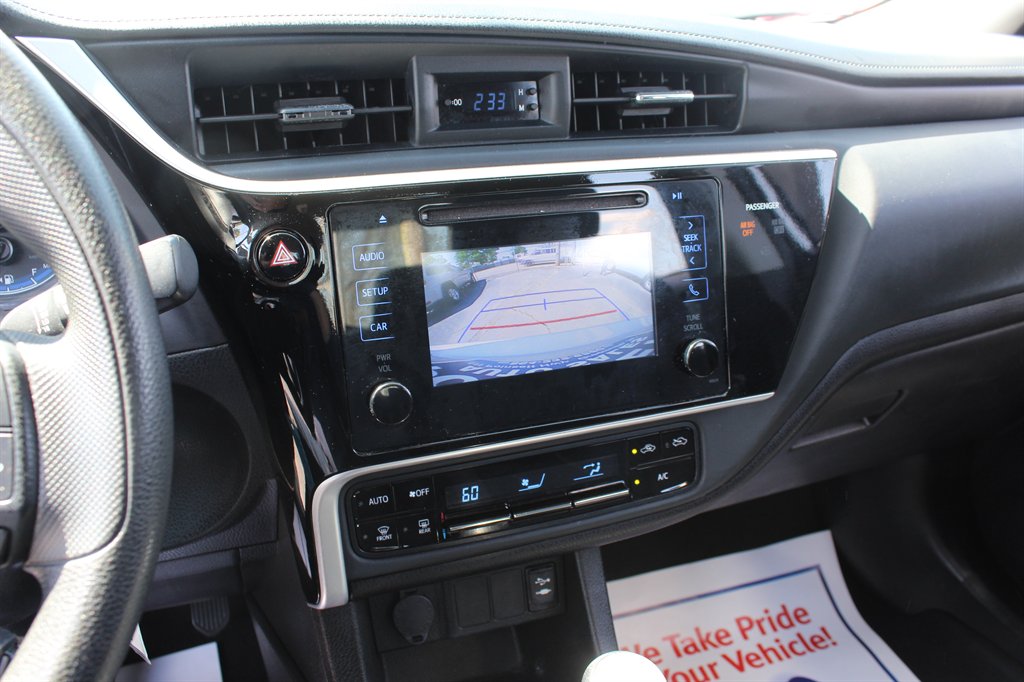 2017 Toyota Corolla LE photo