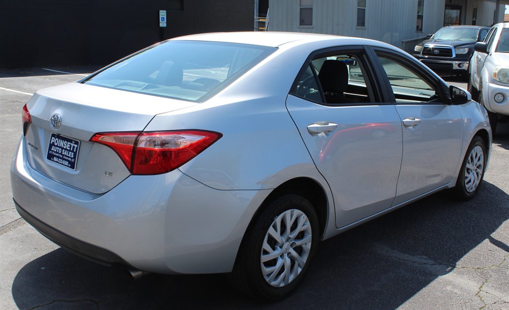 2017 Toyota Corolla LE photo