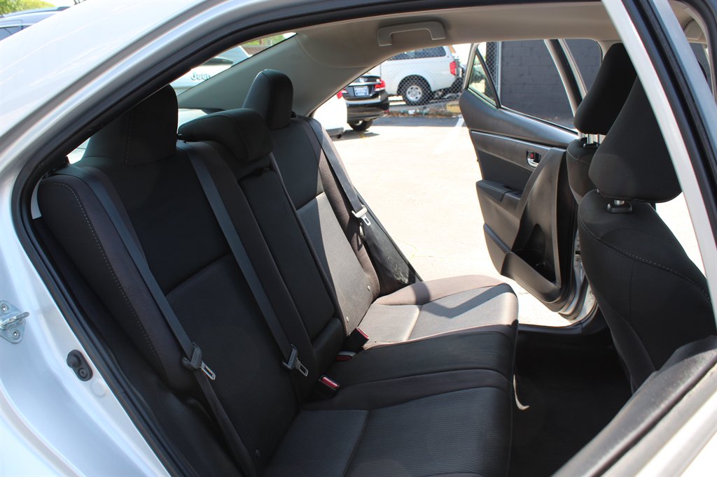 2017 Toyota Corolla LE photo