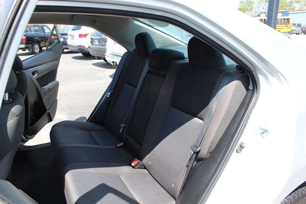 2017 Toyota Corolla LE photo