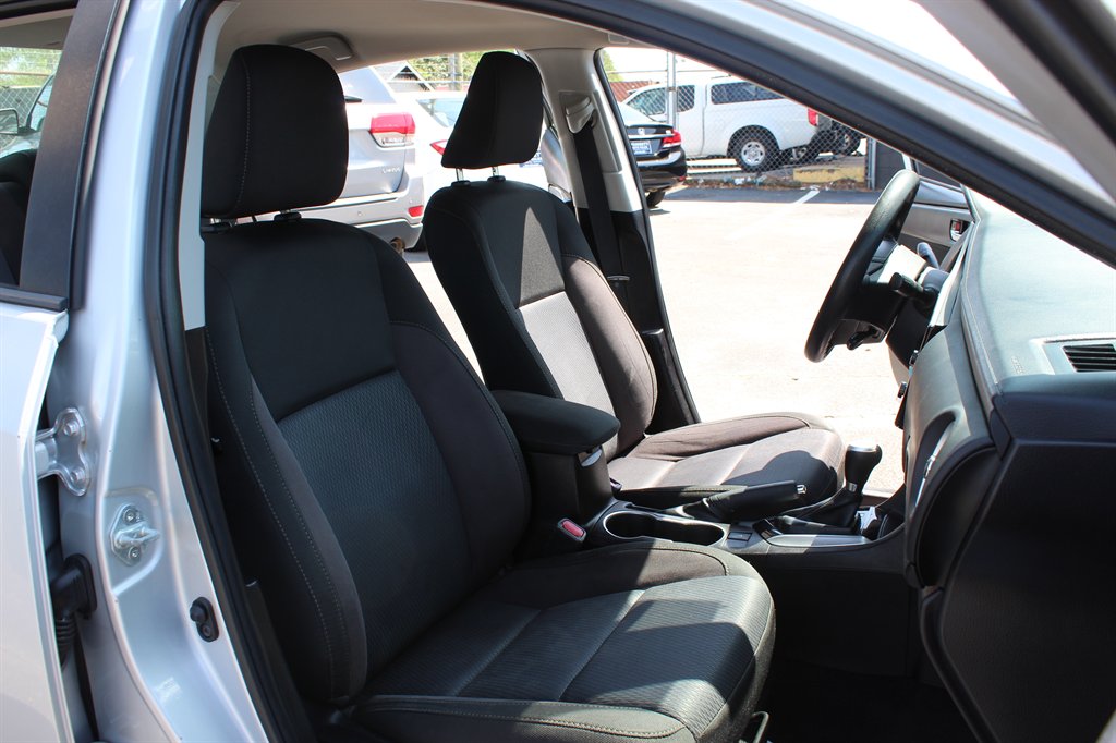2017 Toyota Corolla LE photo