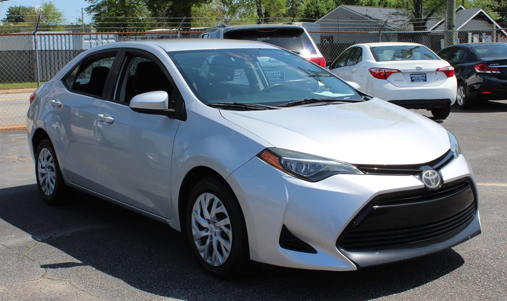 2017 Toyota Corolla LE photo