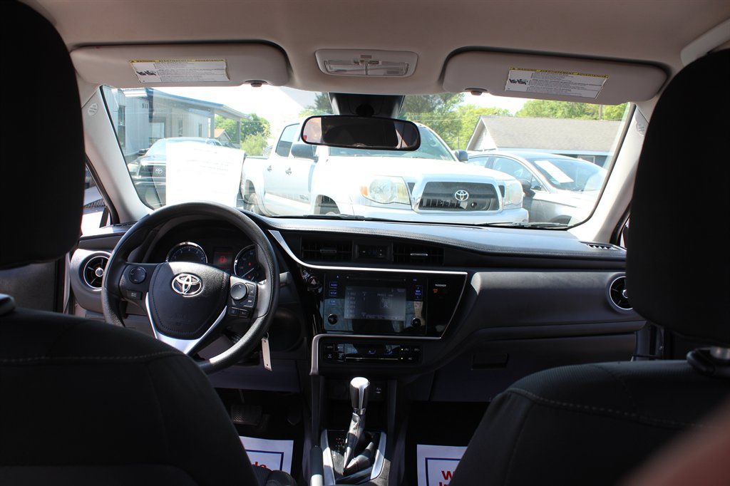 2017 Toyota Corolla LE photo
