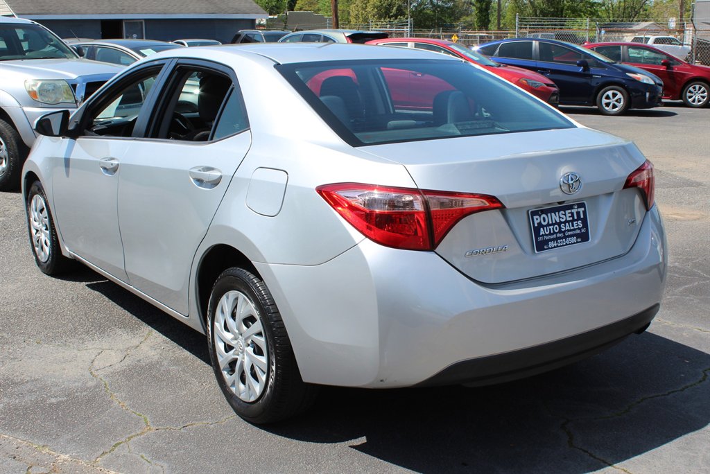 2017 Toyota Corolla LE photo