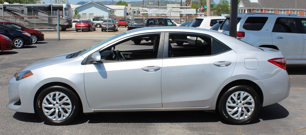 2017 Toyota Corolla LE photo