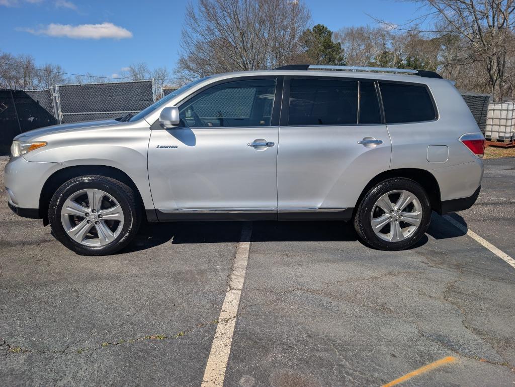 2013 Toyota Highlander - $12,995