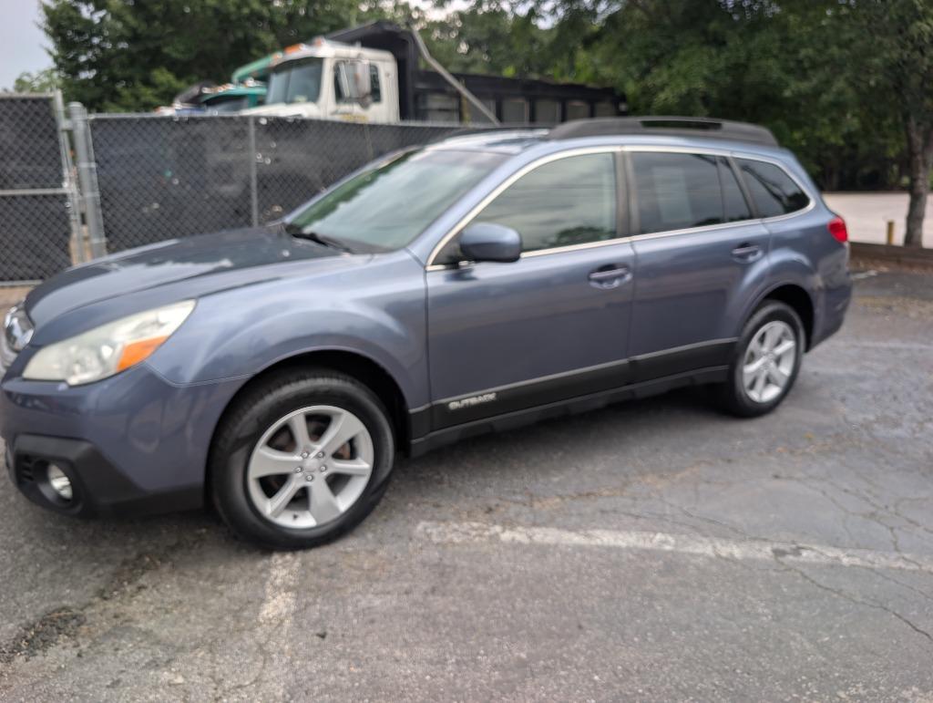 2013 Subaru Outback - $10,995