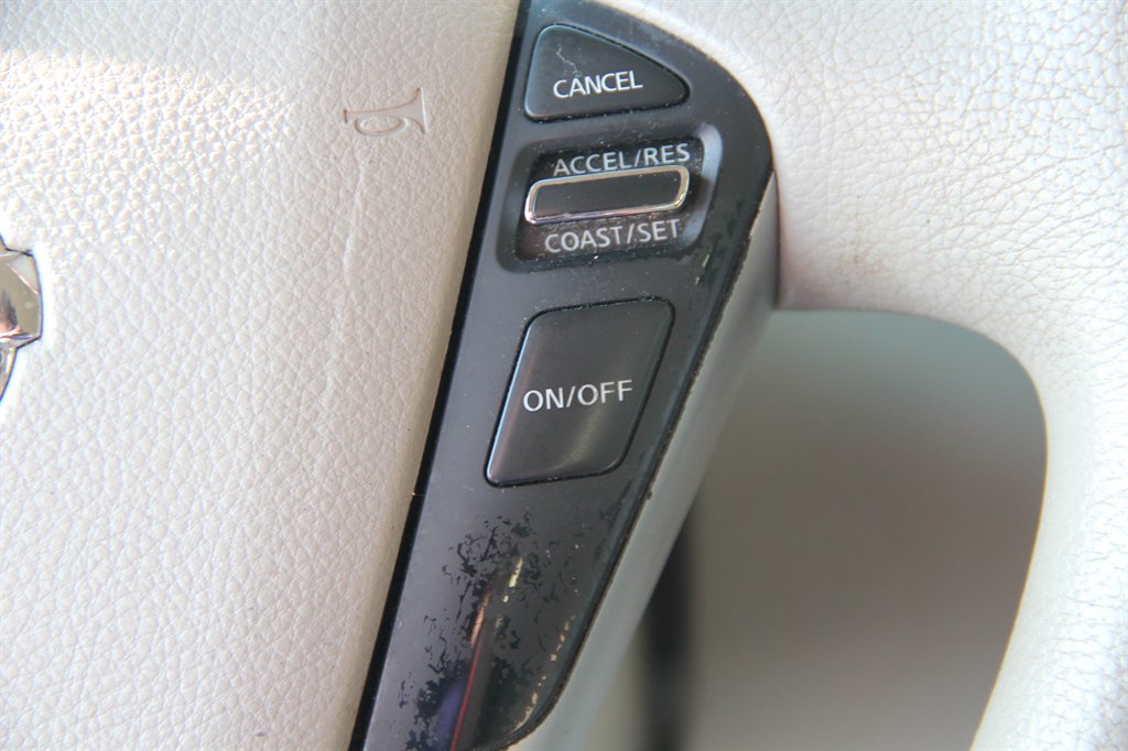 2015 Nissan Quest S photo