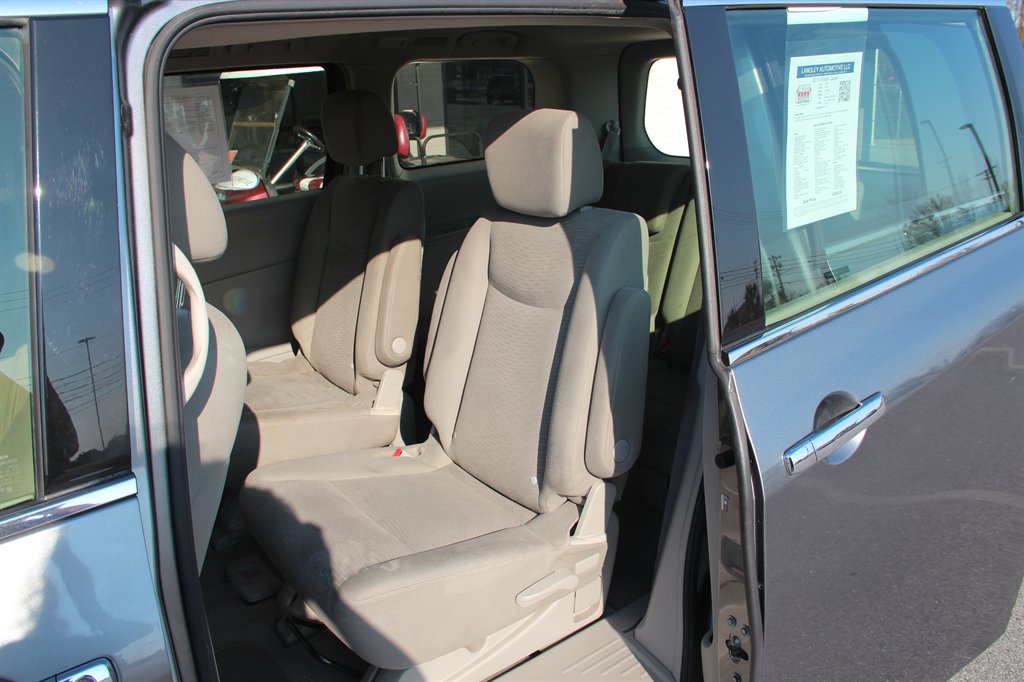 2015 Nissan Quest S photo