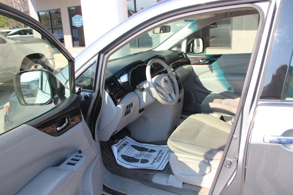 2015 Nissan Quest S photo