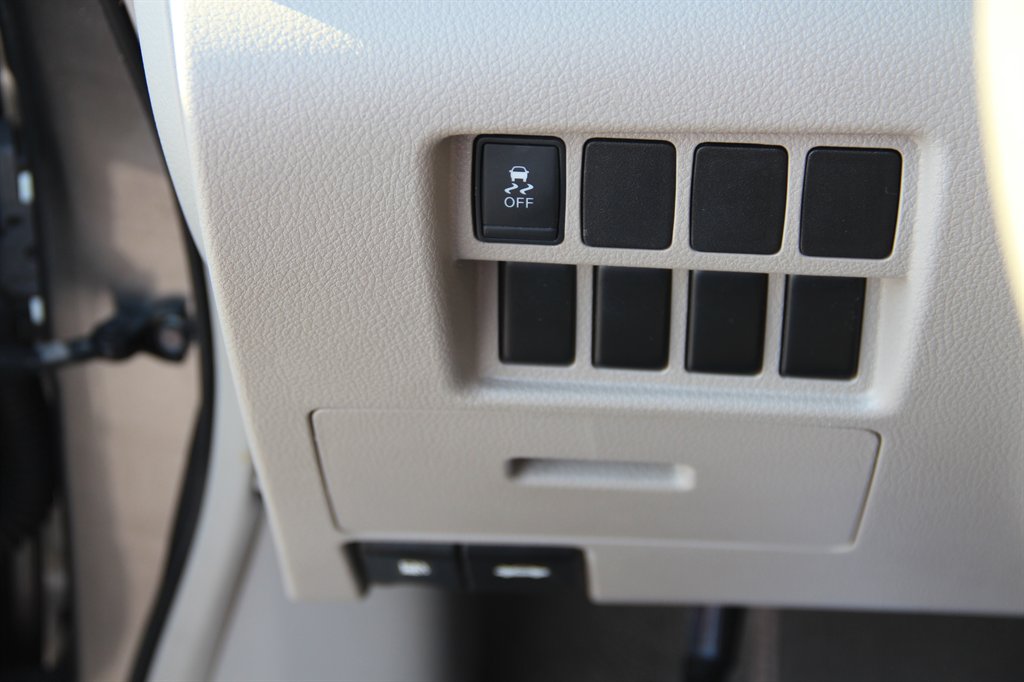 2015 Nissan Quest S photo