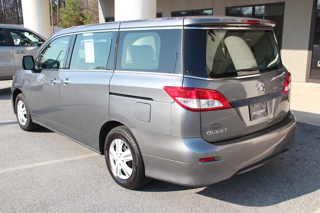2015 Nissan Quest S photo