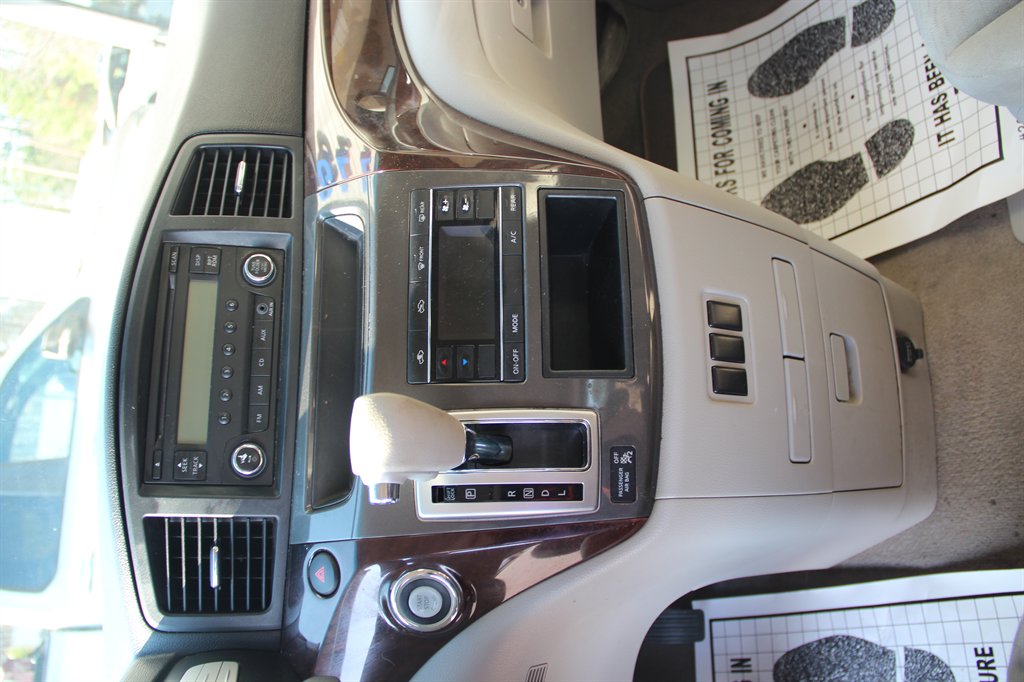 2015 Nissan Quest S photo