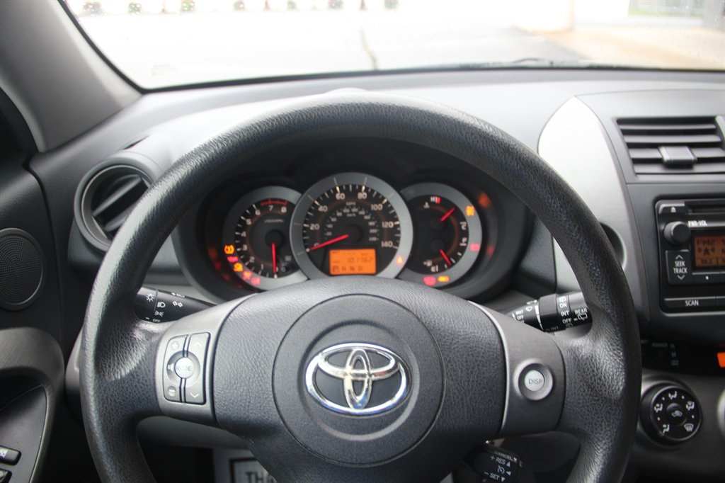 2012 Toyota RAV4 photo