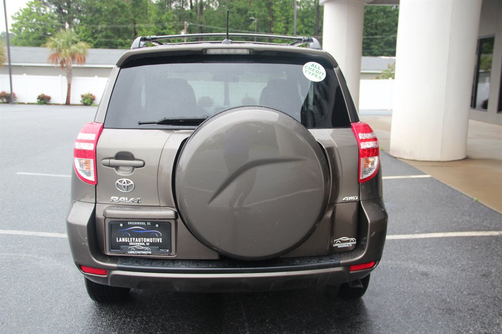 2012 Toyota RAV4 photo