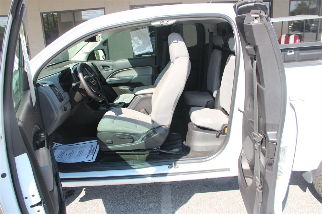 2016 GMC Canyon photo