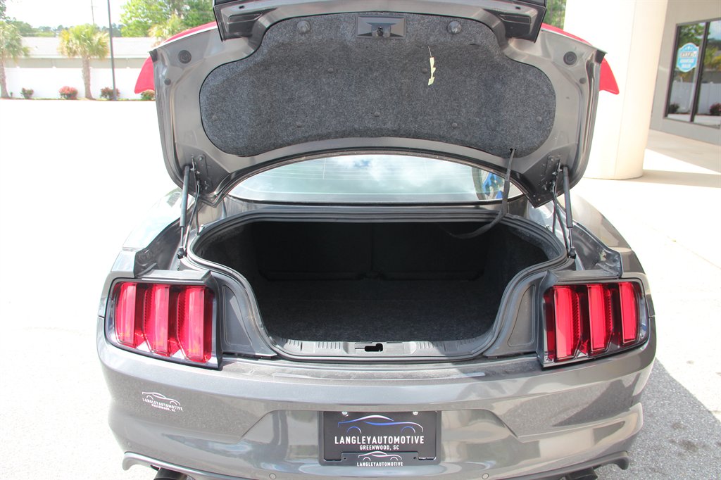 2016 Ford Mustang ECO Premium photo