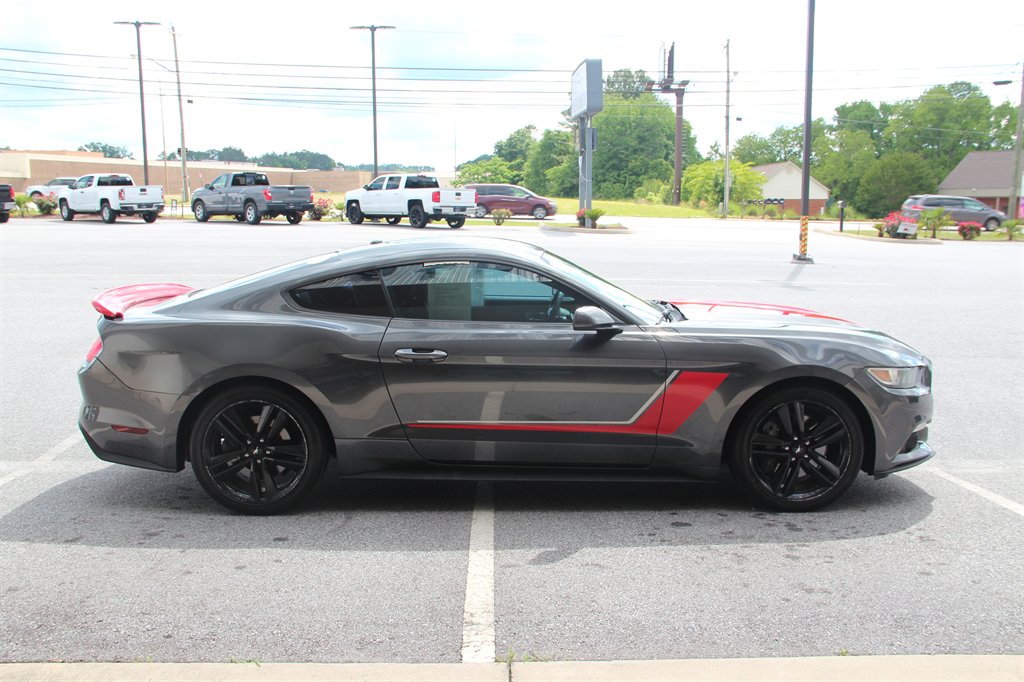 2016 Ford Mustang ECO Premium photo