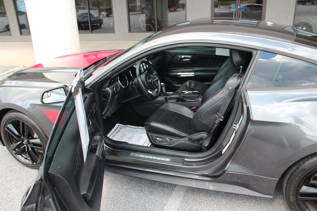 2016 Ford Mustang ECO Premium photo
