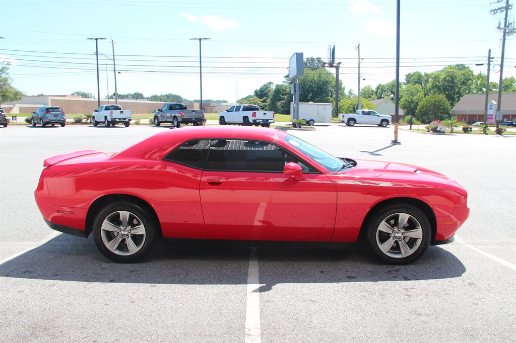 2019 Dodge Challenger SXT photo