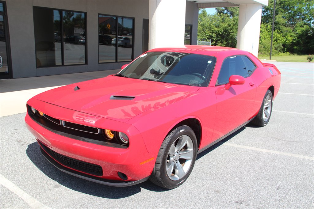 2019 Dodge Challenger SXT photo